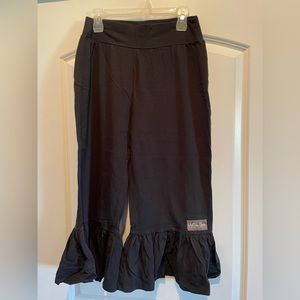 Matilda Jane black Sofia Big Ruffle Ankle Length Pants Women’s Large